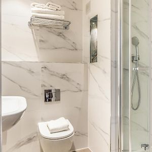 Camera standard con letto king size